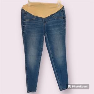 A.Glow Maternity Jean Jegging size 6
